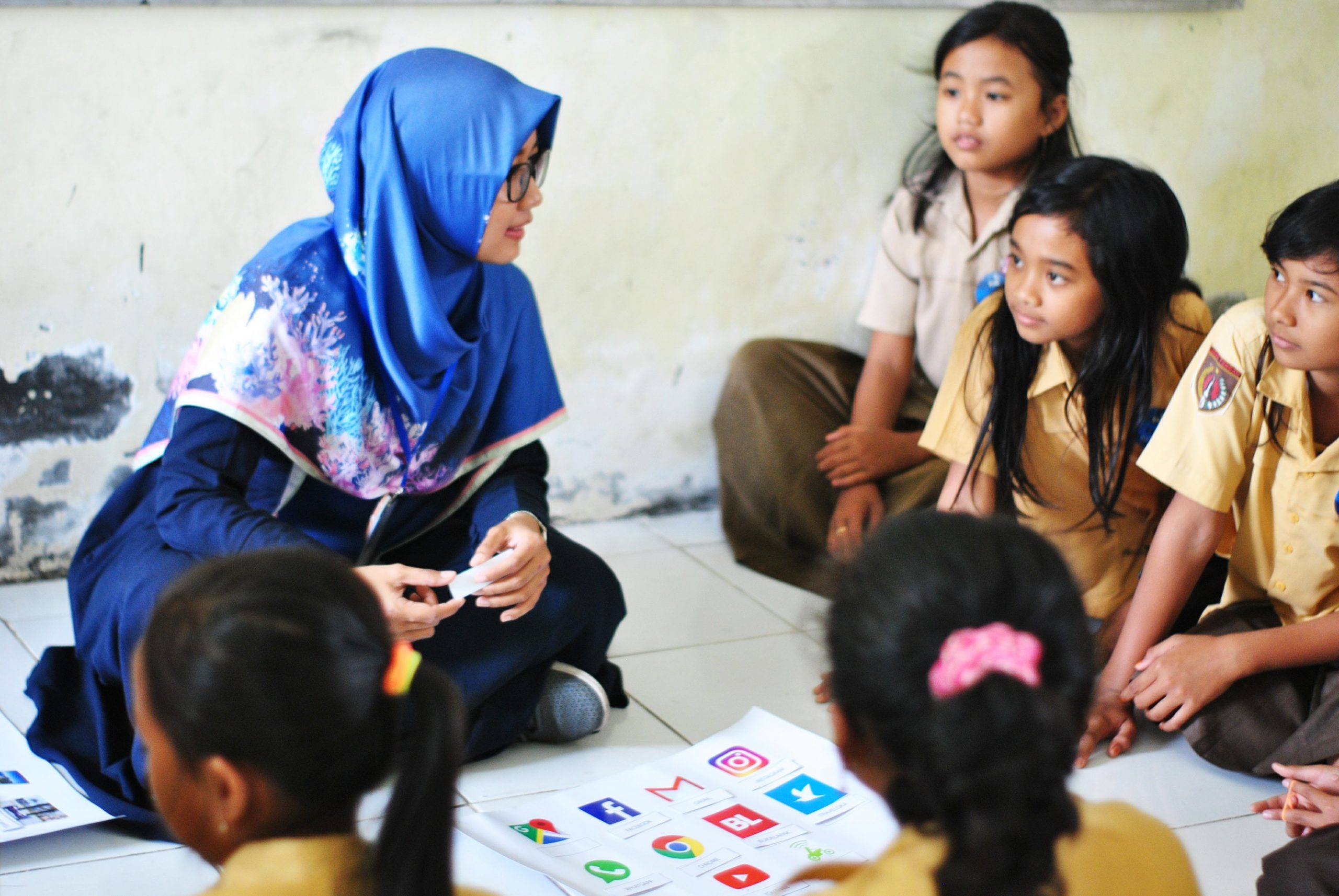 HANIA’S NEW VIDEO – LEARNING TO READ IN YOUR OWN LANGUAGE